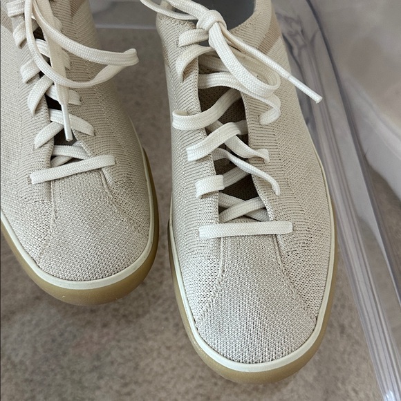 Rothys The Lace Up Sneaker Biscuit/Cream - Picture 3 of 8